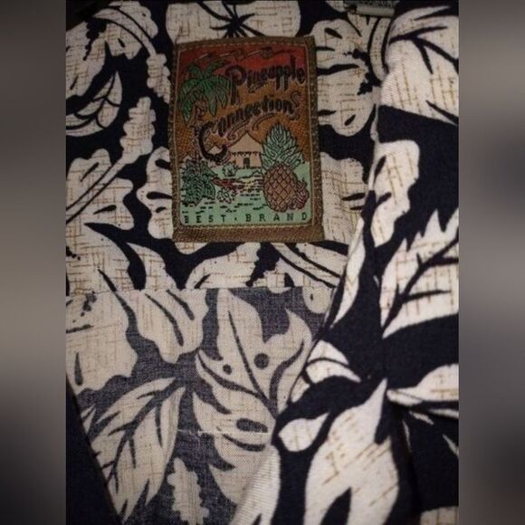 Pineapple Connection Hawaiian Men's Shirt Pocket L Navy/WhiteFloral PatternRayon - Picture 2 of 5